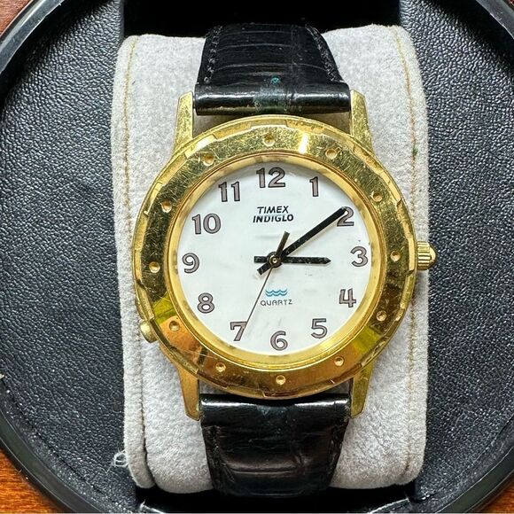 Vintage timex indiglo with rare case - Picture 3 of 3